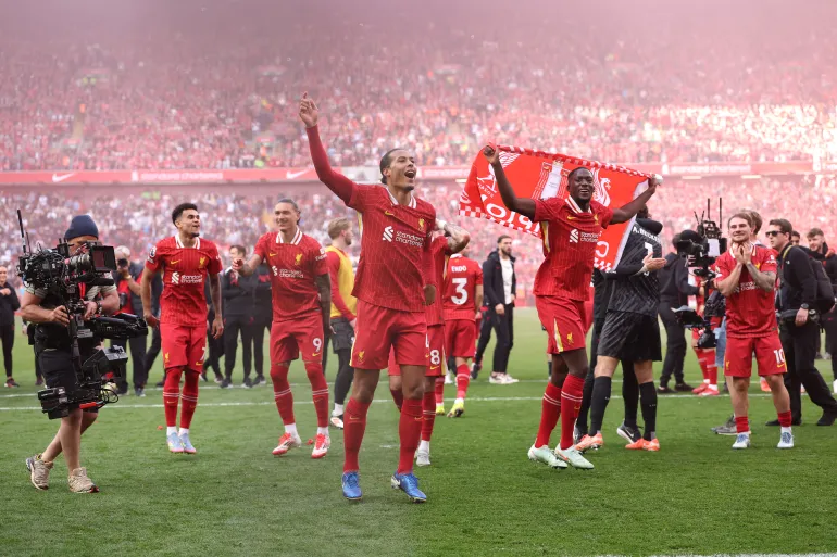An image showing Liverpool players celebrating their 2024/2025 premier league title win